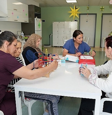 gaziemir-belediyesinden-alzheimer-hastalarina-tam-destek.jpg