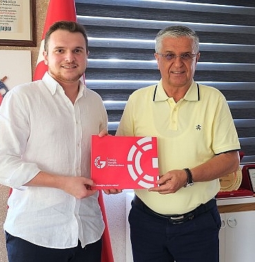 genclik-parlamentosu-baskani-bahardan-baskan-topalogluna-ziyaret.jpg