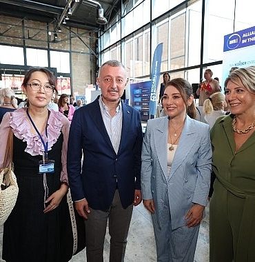 girisimci-kadinlar-bu-etkinlikte-bulustu.jpg
