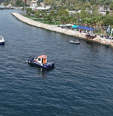 hereke-sahilinde-kiyi-ve-deniz-temizligi.jpg