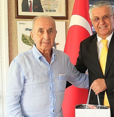 hikmet-cetin-kemer-belediyesinde.jpg
