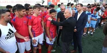 huseyin-gocek-bu-turnuvada-turk-futbolunu-tasiyacak-yetenekler-var.jpg