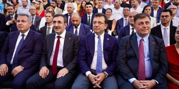istanbul-turkiye-cumhuriyeti-tarihinin-ilk-fuari-olma-ozelligine-sahip-93-izmir-enternasyonal-fuarinin-onur-konugu-sehri-oldu.jpg