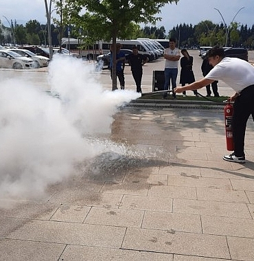 itfaiyeden-kongre-merkezi-personeline-egitim.jpg