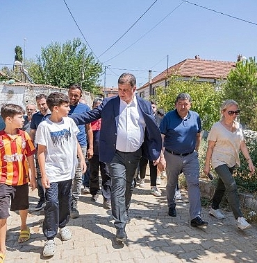 izmir-buyuksehirden-yangin-magduru-ogrencilere-kirtasiye-destegi.jpg