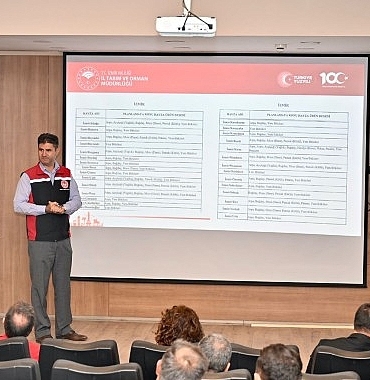 izmirde-yeni-bitkisel-uretim-ve-hayvancilik-destekleme-modeli-tanitilmaya-devam-ediyor-ureticilere-uc-yillik-guvence-ve-yenilikci-destekler.jpg