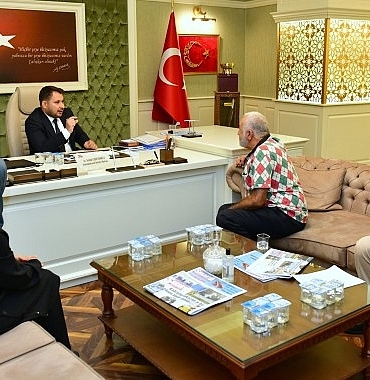 kahramankazan-belediye-baskani-selim-cirpanoglu-halk-gununde-vatandaslarla-bir-araya-geldi.jpg