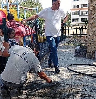 kahramankazan-belediyesi-fen-isleri-mudurlugu-ekipleri-ilcedeki-calismalarina-devam-ediyor.jpg