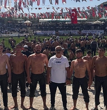 kahramankazan-belediyesporun-yetenekli-gurescisi-umit-nusret-terzi-geleneksel-2-gazi-pasayi-anma-yagli-pehlivan-gureslerinde-onemli-bir-basariya-imza-atti.jpg