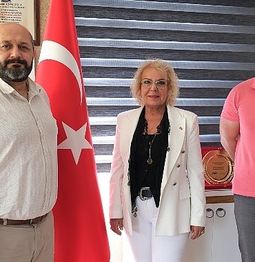 kan-bagisi-merkezi-mudurunden-baskan-vekiline-ziyaret.jpg
