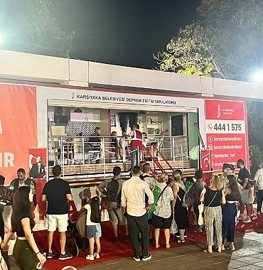 karsiyaka-belediyesinden-fuar-ziyaretcilerine-deprem-egitimi.jpg