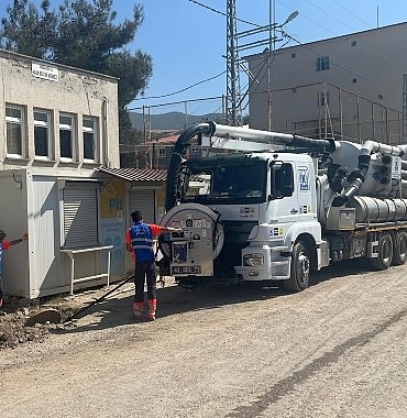 konya-buyuksehir-osmaniyede-depremde-olusan-altyapi-hasarlarini-onariyor.jpg