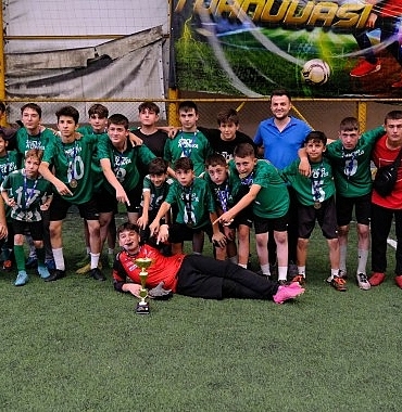 konya-buyuksehir-yaz-spor-okullarinda-futbol-ve-voleybol-turnuvalarinin-finalleri-yapildi.jpg