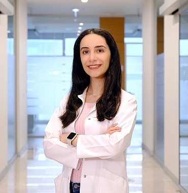 kucuk-yasta-baslayan-aliskanliklar-hayat-boyu-devam-eder-dis-fircalama-rutini-3-yasindan-once-baslamali.jpg