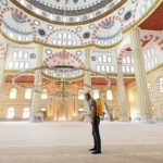 mevlid-kandili-dolayisiyla-nevsehirdeki-tum-cami-ve-mescitler-nevsehir-belediyesi-temizlik-isleri-mudurlugu-ekipleri-tarafindan-gul-suyu-ile-yikandi.jpg