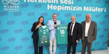 nilufer-belediyespor-kadin-voleybol-takiminin-ana-sponsoru-eker.jpg