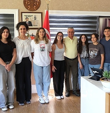 ogrencilerden-baskan-topalogluna-tesekkur-ziyareti.jpg