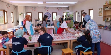ozel-cocuklar-selcuklu-sanat-tasarim-atolyesinde-etkinlik-yapti.jpg
