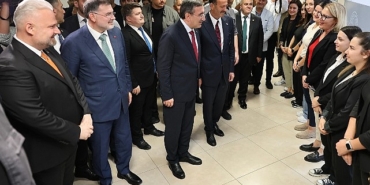 pehlivan-cumhurbaskani-yardimcisi-cevdet-yilmazi-agirladi.jpg
