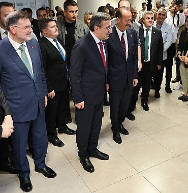 pehlivan-cumhurbaskani-yardimcisi-cevdet-yilmazi-agirladi.jpg