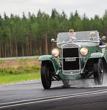 pirelli-stella-bianca-lastikler-1929-model-om-665-superba-ile-10-000-kilometreden-fazla-yol-yapti.jpg