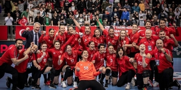 prontotour-euro-2024-yolunda-kadin-hentbol-milli-takiminin-resmi-sponsoru-oldu.jpg