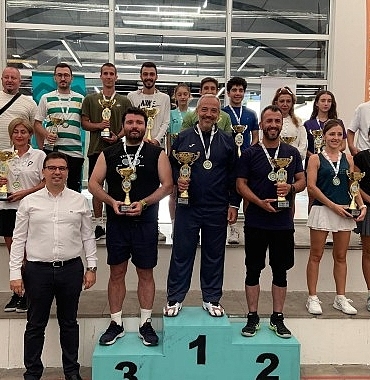 raket-sporlari-turnuvasinda-kazananlar-belli-oldu.jpg