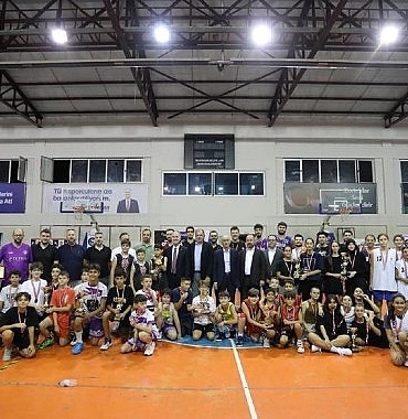 refik-gur-sokak-basketbolu-turnuvasinin-sampiyonlari-belli-oldu.jpg