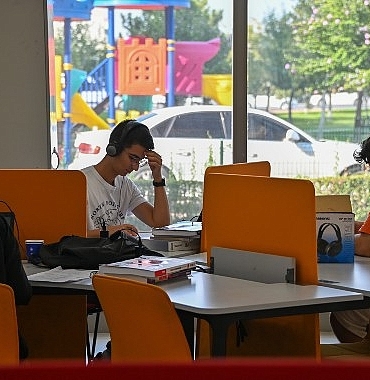 selcuklu-belediyesi-kutuphaneleri-yaz-doneminde-de-kitapseverlerin-bir-numarali-tercihi-oldu.jpg