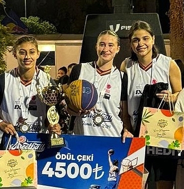 sokak-basketbolu-rekabeti-dostluk-icinde-tamamlandi-izmir-cupa-93uncu-iefte-muhtesem-final.jpg