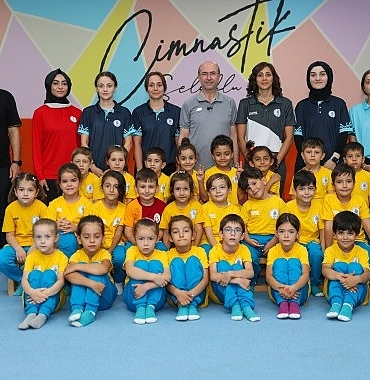 sporun-merkezi-selcukluda-yaz-spor-okullari-sona-erdi.jpg