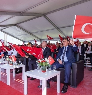 tugay-yasasin-gazi-mustafa-kemal-ataturkun-isigi.jpg
