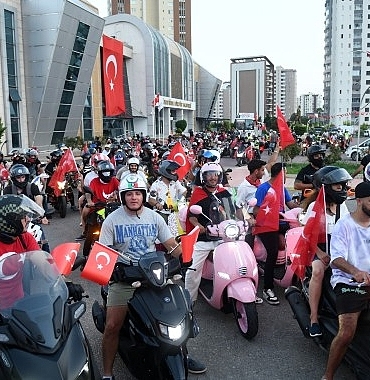 yenisehir-belediyesi-bayramin-coskusunu-sokaklara-tasidi.jpg