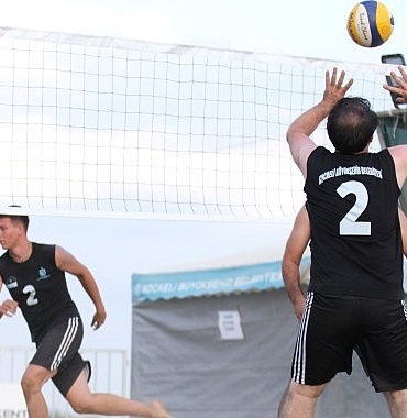 zafer-bayraminda-sekaparkta-voleybol-heyecani.jpg