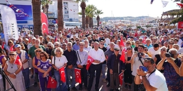 ayvalikta-8-ekim-sali-gunu-sabah-saatlerinde-ataturk-anitina-yapilan-saldiriya-vatandaslardan-tepki-yagdi.jpg