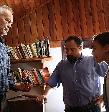 baba-beni-guldursene-filmi-icin-ozel-faberge-yumurtasi-yapildi.jpg