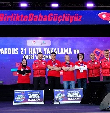baskan-altay-teknofeste-damga-vuran-kapsul-takimlarini-tebrik-etti.jpg