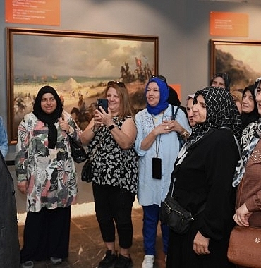 baskan-aydin-fetih-muzesini-gezen-osmangazili-kadinlar-ile-bir-araya-geldi.jpg