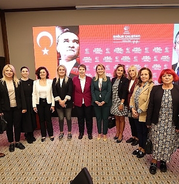 baskan-ovalioglu-saglik-calistayinda-konustu-insandan-ve-yasamdan-yana-tutumumuzu-kararlilikla-surdurecegiz.jpg