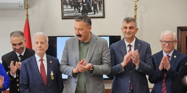 baskan-sezerden-astsubaylara-anlamli-ziyaret.jpg