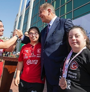 baskan-tugay-yetenekli-cocuklarin-spor-egitimlerini-biz-ustlenecegiz.jpg