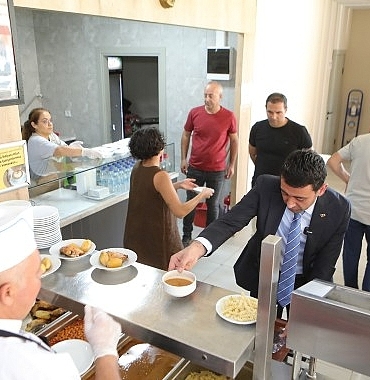 bayraklida-ucuncu-kent-lokantasi-acildi.jpg