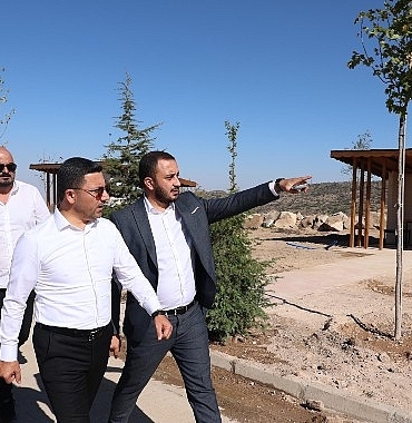 belediye-baskani-ari-calisma-alanlarinda-incelemelerde-bulundu.jpg