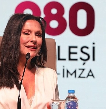 bir-sayfa-kitap-okumayan-okumuslar-ulkesiyiz.jpg