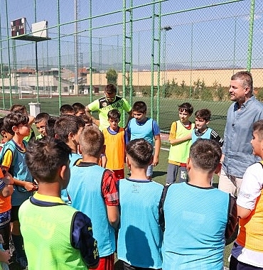 bucada-kis-futbol-okulu-icin-kayitlar-basladi.jpg