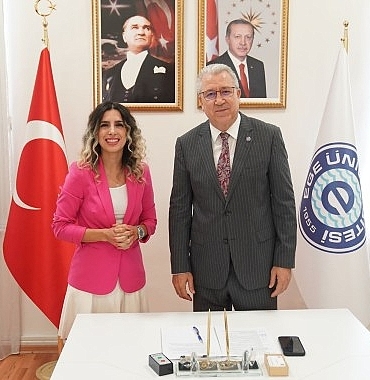 egeli-akademisyen-ingilterede-yapay-zeka-uzerine-arastirma-yapacak.jpg