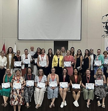 eude-uluslararasi-anadoluda-hemsireligin-tarihi-sempozyumu-duzenlendi.jpg