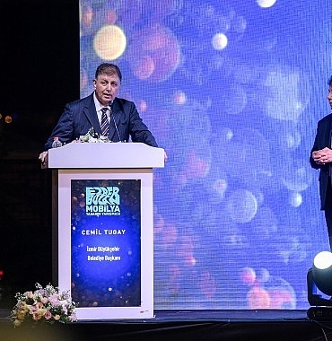 ezber-bozan-tasarimcilar-odullerine-kavustu.jpg