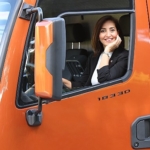 ford-trucks-agir-ticari-arac-sektorunde-onyargilari-yikiyor-kadin-kamyon-sofor-akademisi-ile-kadinlar-direksiyona-geciyor.jpg