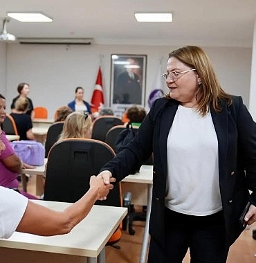 gencay-kadinlarimizin-ve-cocuklarimizin-her-zaman-yaninda-olacagiz.jpg